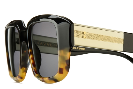 Fotografia de gafas de sol para la marca Raval eyewear