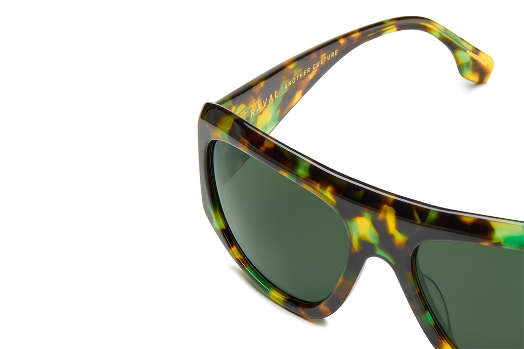 Fotografia de gafas de sol para la marca Raval eyewear
